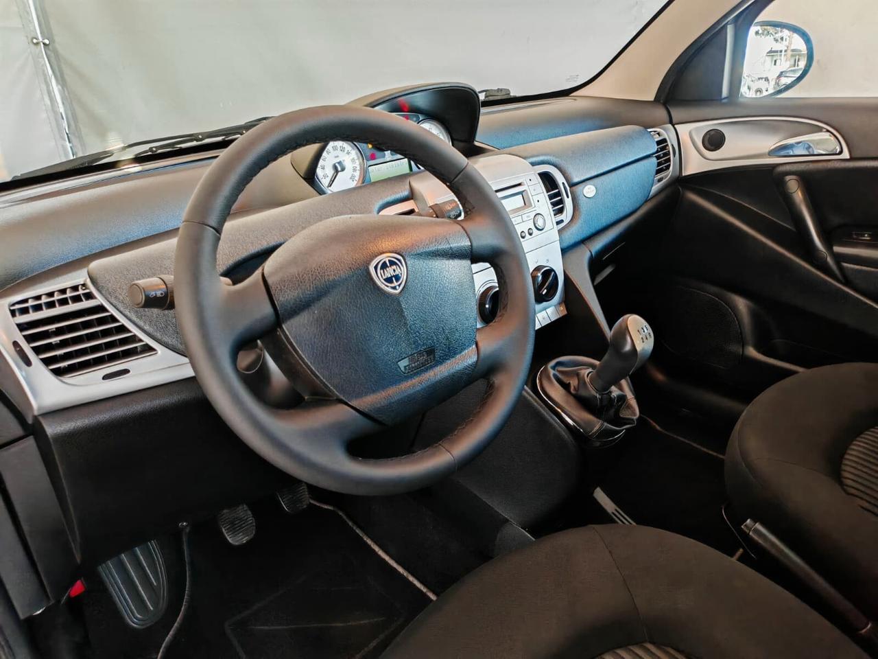 Lancia Ypsilon 1.3 Mjt 90 CV Platino