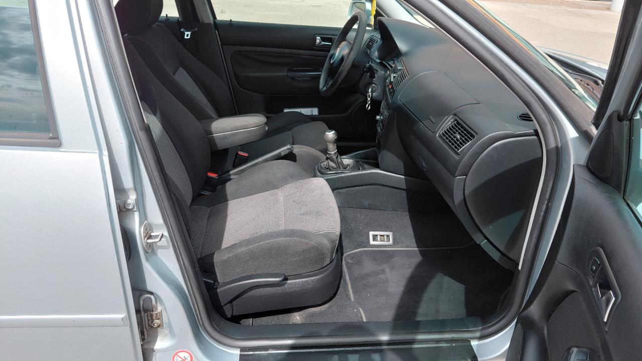 Volkswagen Golf 2.0 cat 5p. 4motion Highline