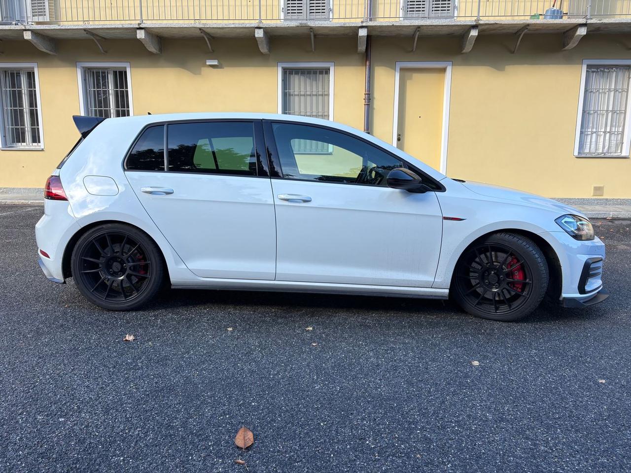 Volkswagen Golf Sport 2.0 GTI Performance #7593