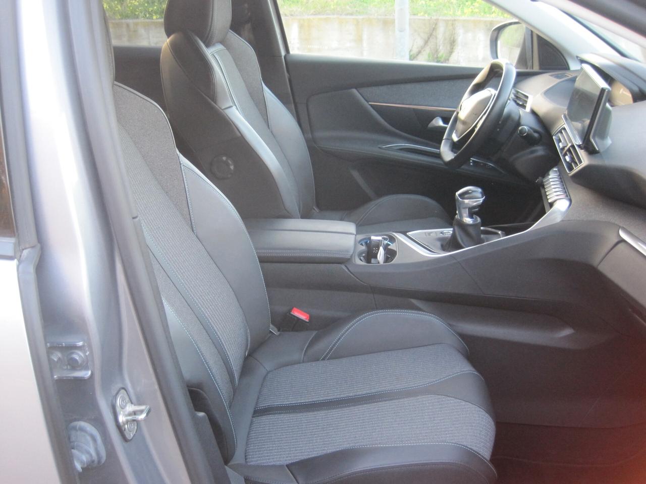 Peugeot 3008 BlueHDi 130 S&S EAT8 Allure Pack