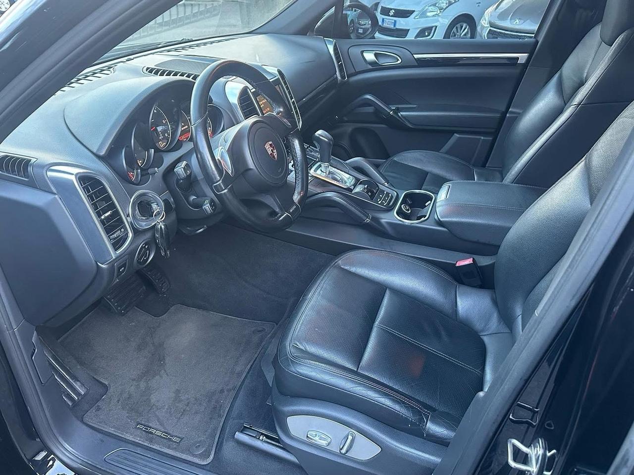 Porsche Cayenne 3.0 Diesel 240 cv tetto apribile