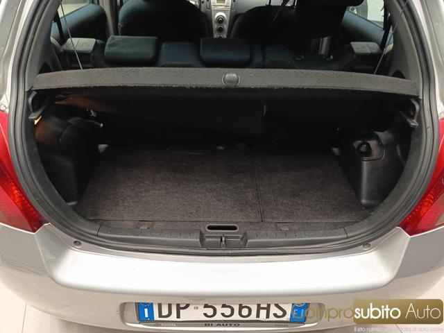 TOYOTA Yaris 1.0 5 porte