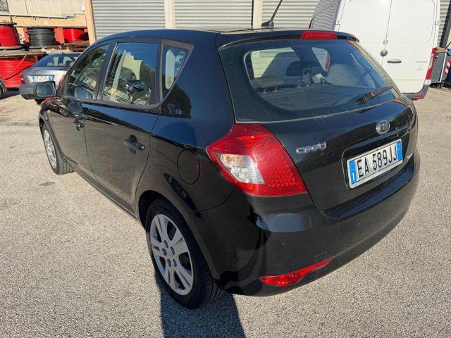 KIA cee'd 117,150km 1.4 90CV 5p. EX nessun lavoro da fare