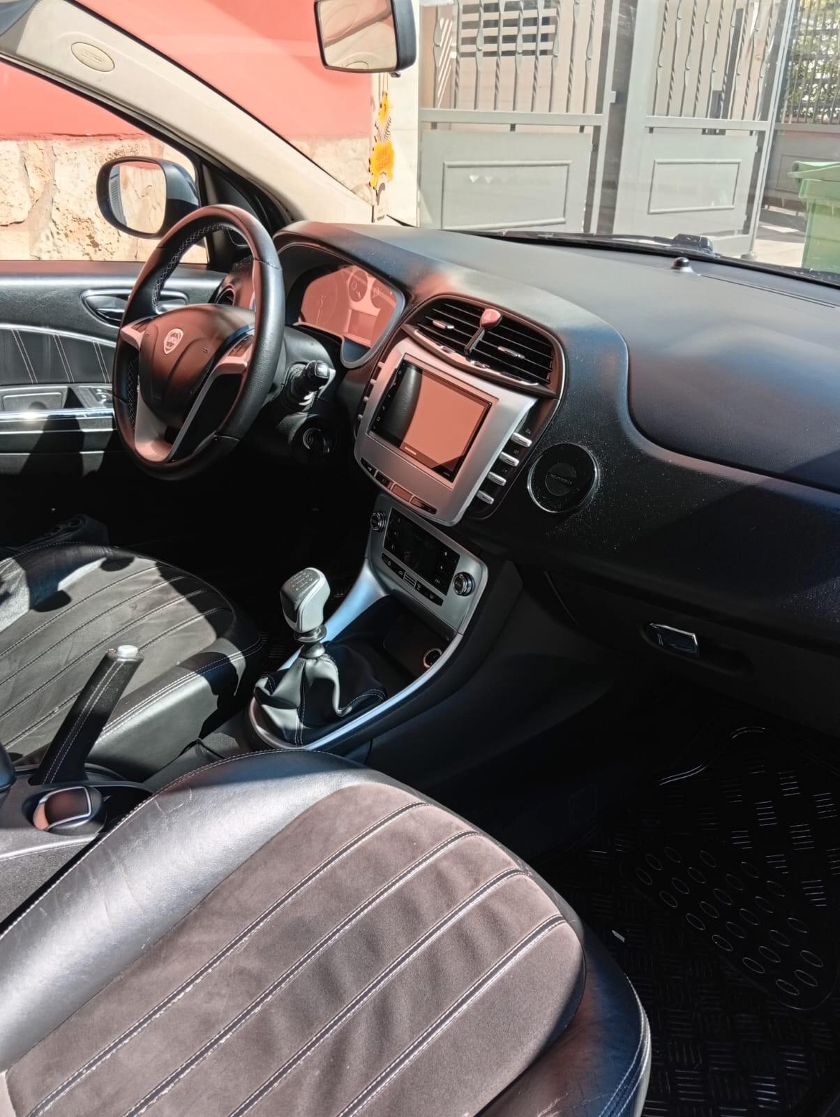 Lancia Delta 1.6 MJT DPF Argento