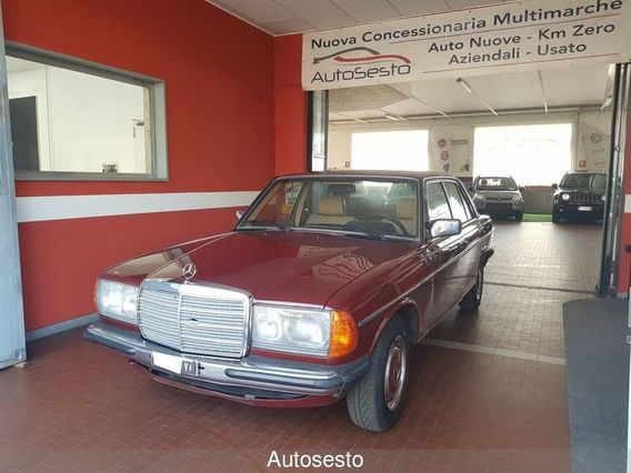Mercedes-Benz Serie 200-280 200