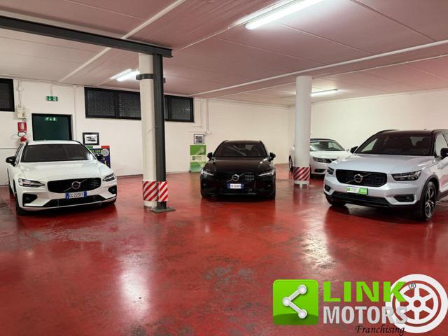 VOLVO V60 B4 (d) aut Ultimate Dark IVA ESP. GARANZIA 24