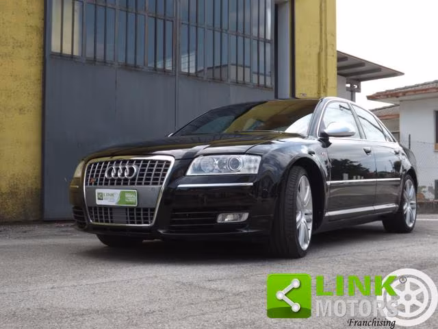 AUDI S8 5.2 V10 quattro tiptronic