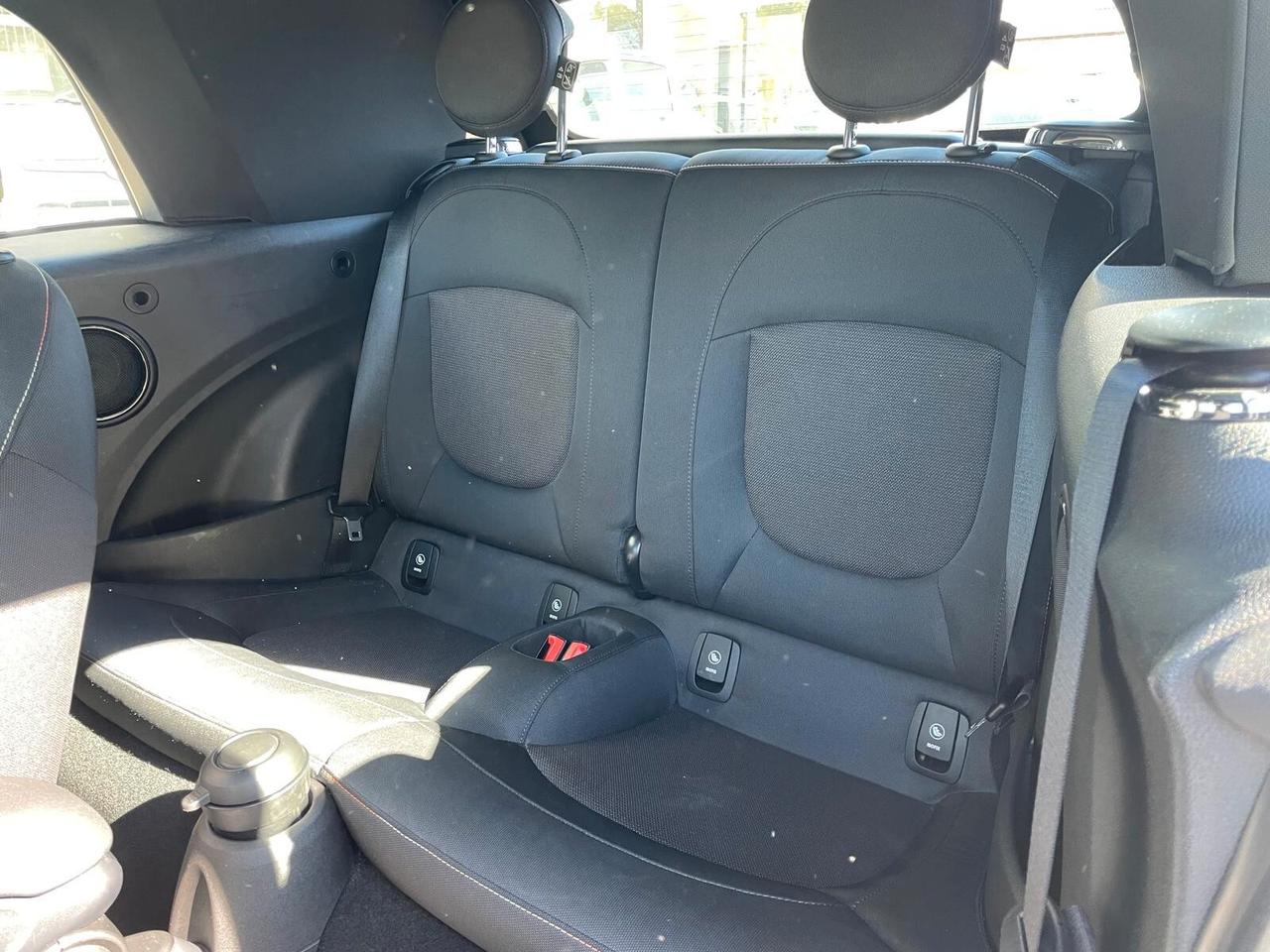 Mini Cooper Hype Cabrio 1.5 Benz 136 cv Automatica