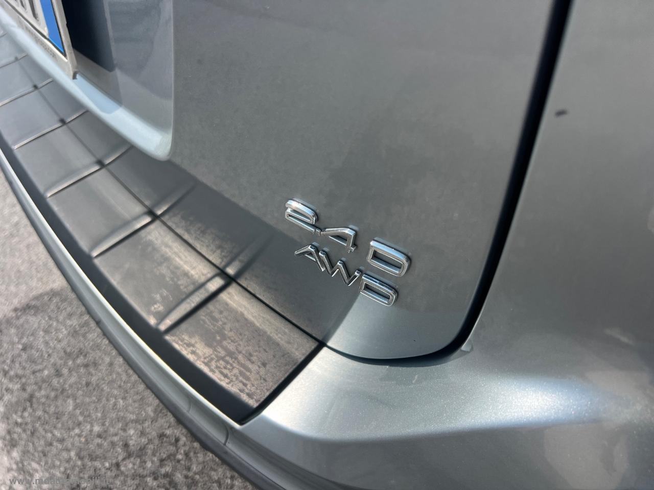 VOLVO XC60 2.4 D 163CV AWD Geartronic Momentum MOLTO BEN TENUTA