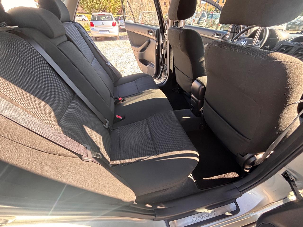 Toyota Avensis 2.0 D-4D 16V Station Wagon