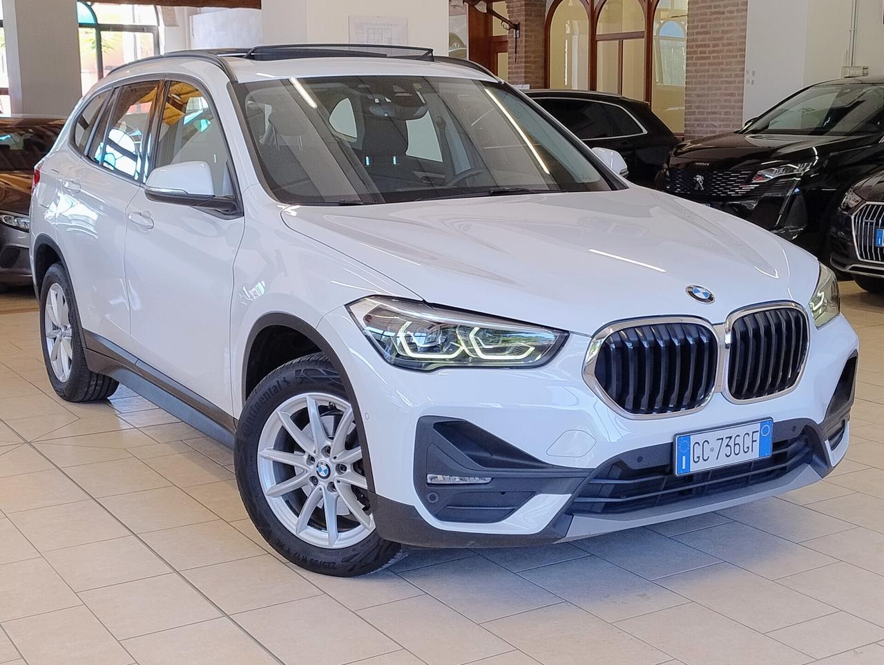 BMW X1 xdrive18d Advantage PANO H&K LED MEMORY KEYLESS