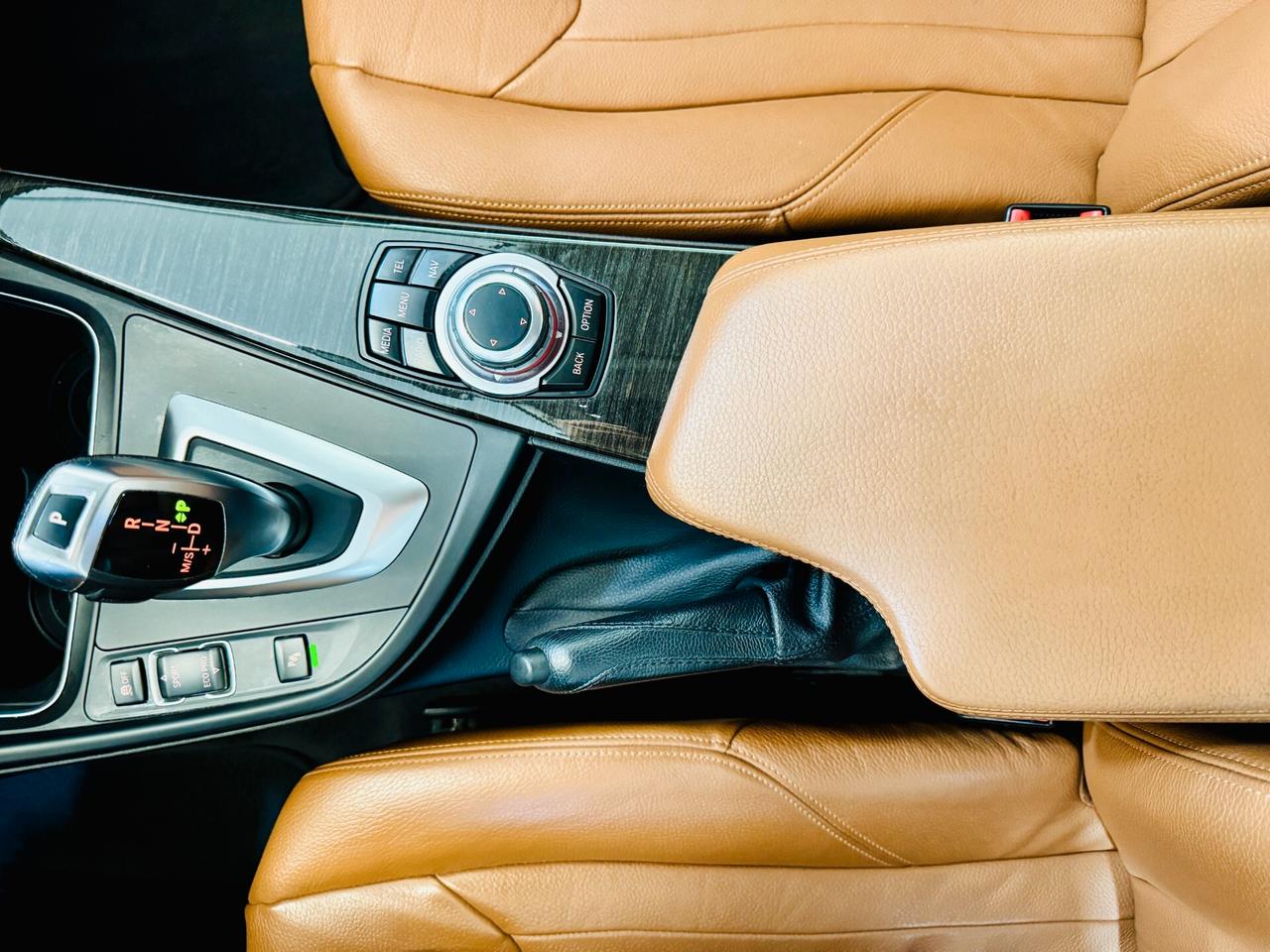 BMW 318d GT Luxury - LED / Navi