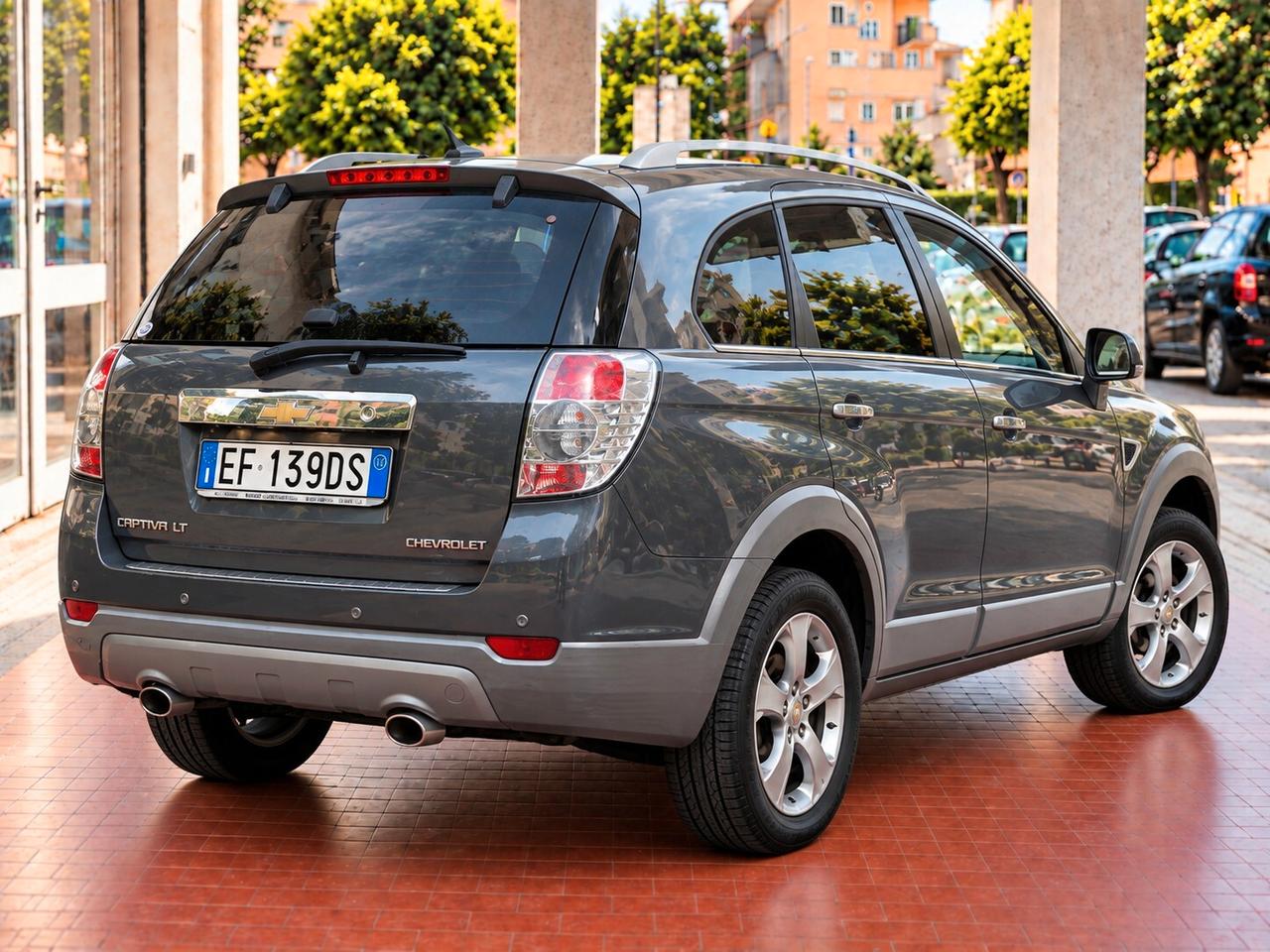 CHEVROLET CAPTIVA AUTOMATICA 7 POSTIPELLE • NAVIGATORE • RETROCAMERA • GARANZIA 12 MESI