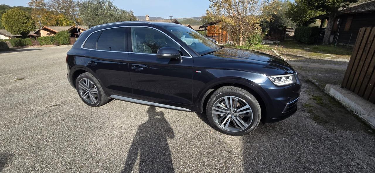 Audi Q5 2.0 TDI 190 CV quattro S tronic s-line interno esterno
