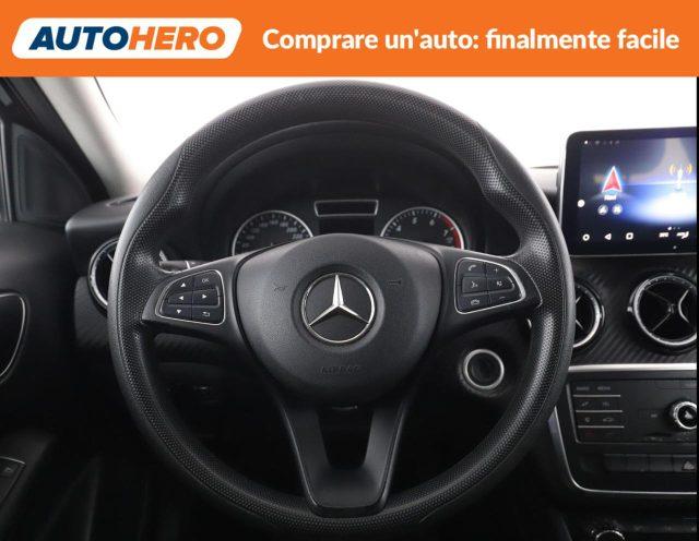 MERCEDES-BENZ GLA 180 Executive
