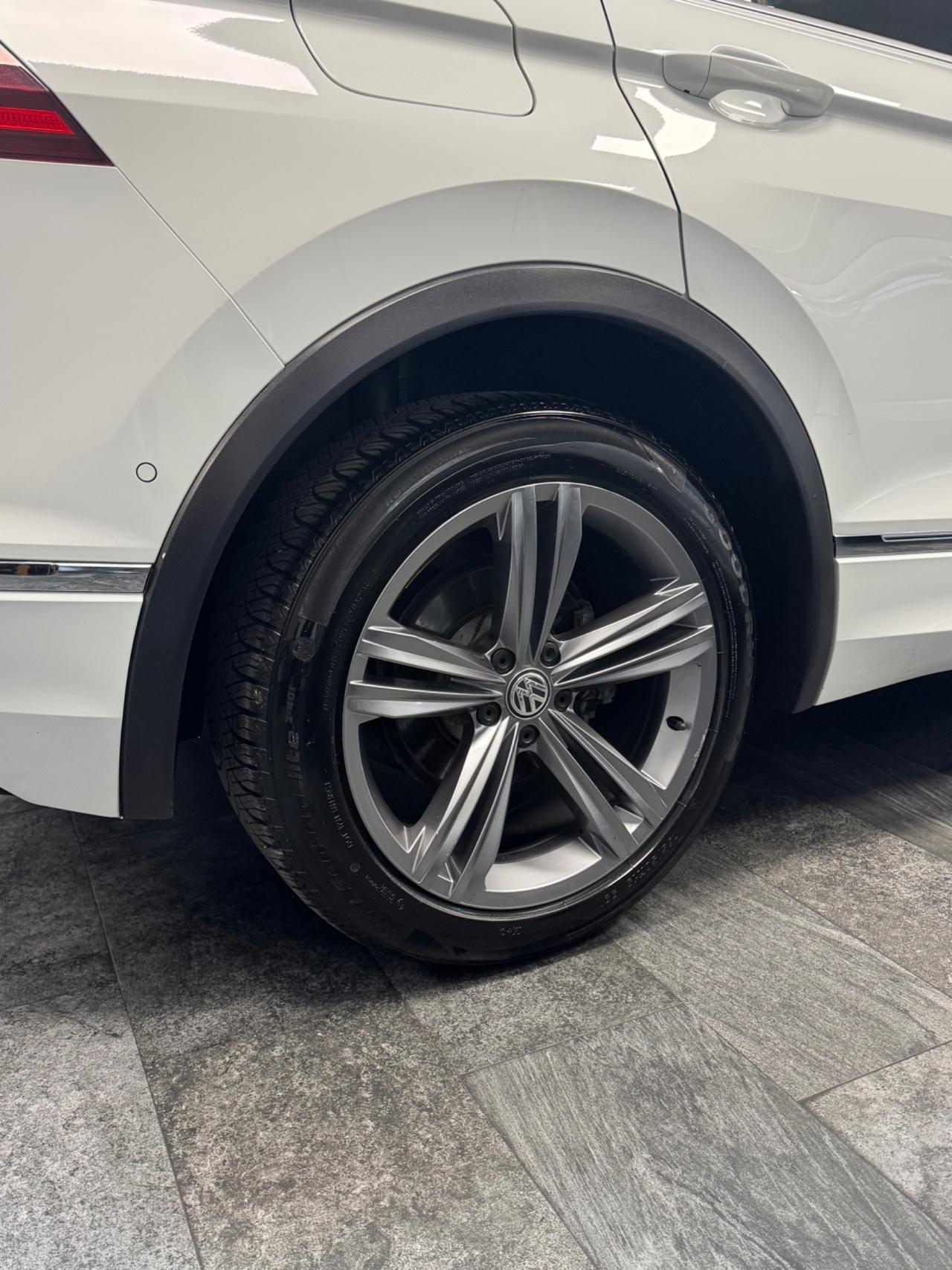 VOLKSWAGEN TIGUAN 2.0 TDI 190 CV TETTO APRIBILE