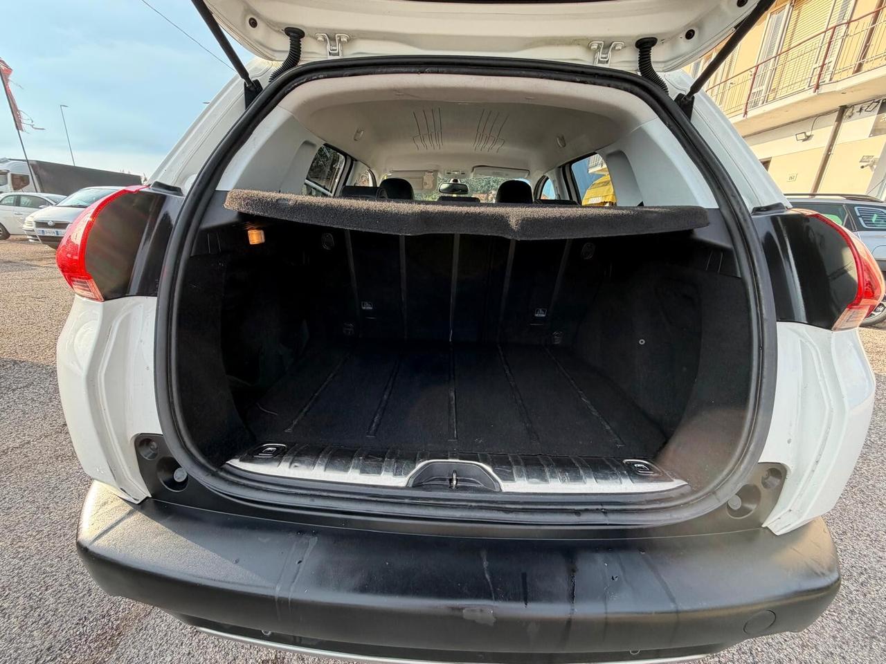 Peugeot 2008 1.2 VTi 82CV Allure