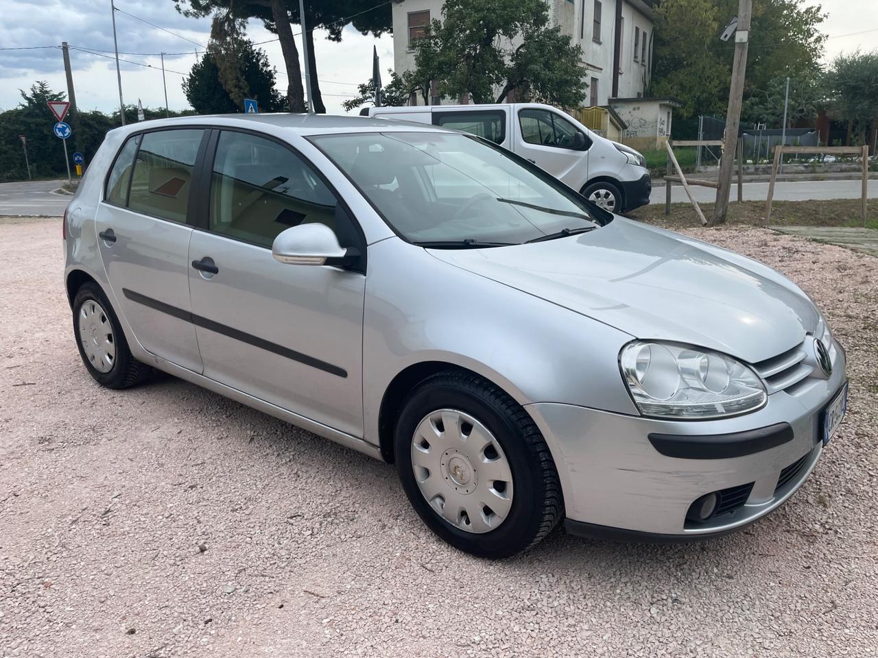 Volkswagen Golf 1.6 5p. Trendline
