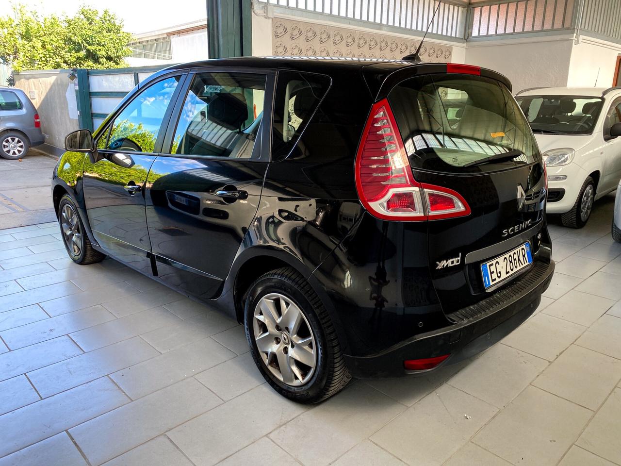Renault Scénic X-Mod 2011 • Familiare spaziosa