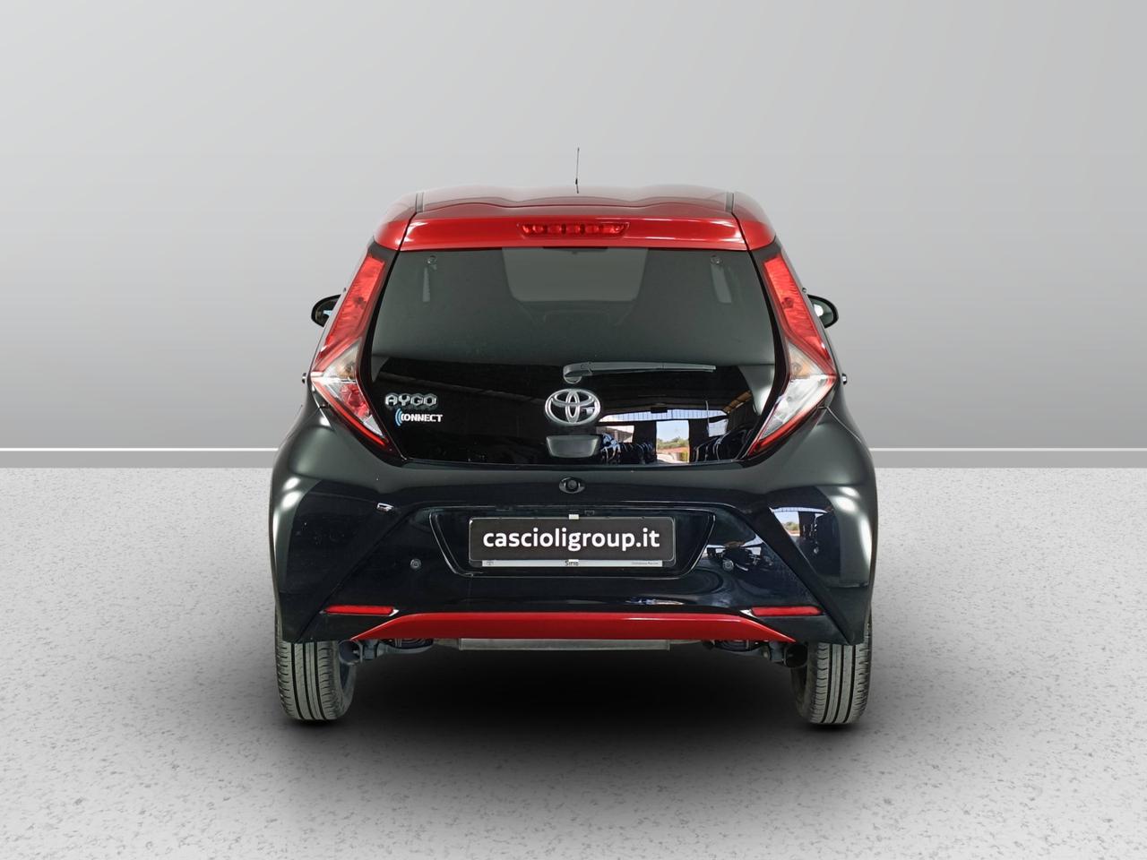 TOYOTA Aygo II 2018 5p - Aygo 5p 1.0 x-clusiv red pack 72cv