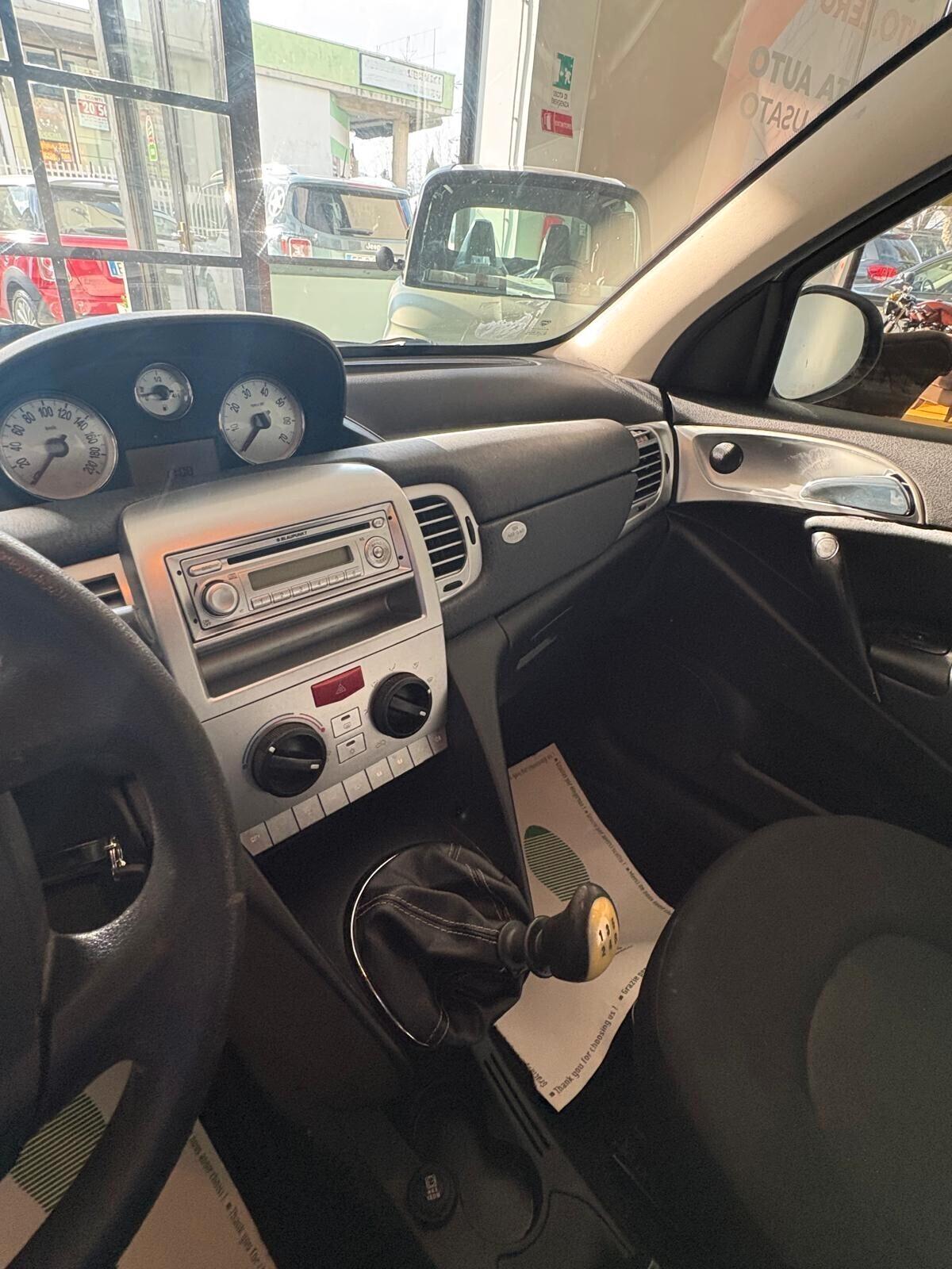 Lancia Ypsilon 1.2 69 CV Elle