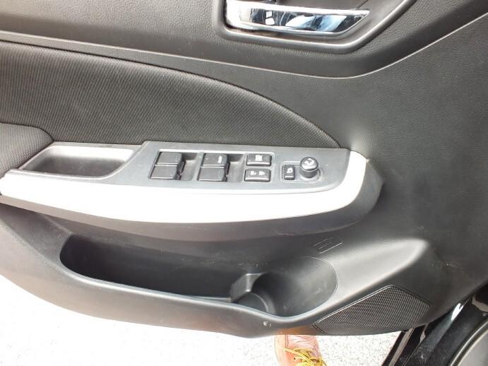 Suzuki Swift 1.2Hybrid*UNIPRO*NEOPATENTATI*NAVI*