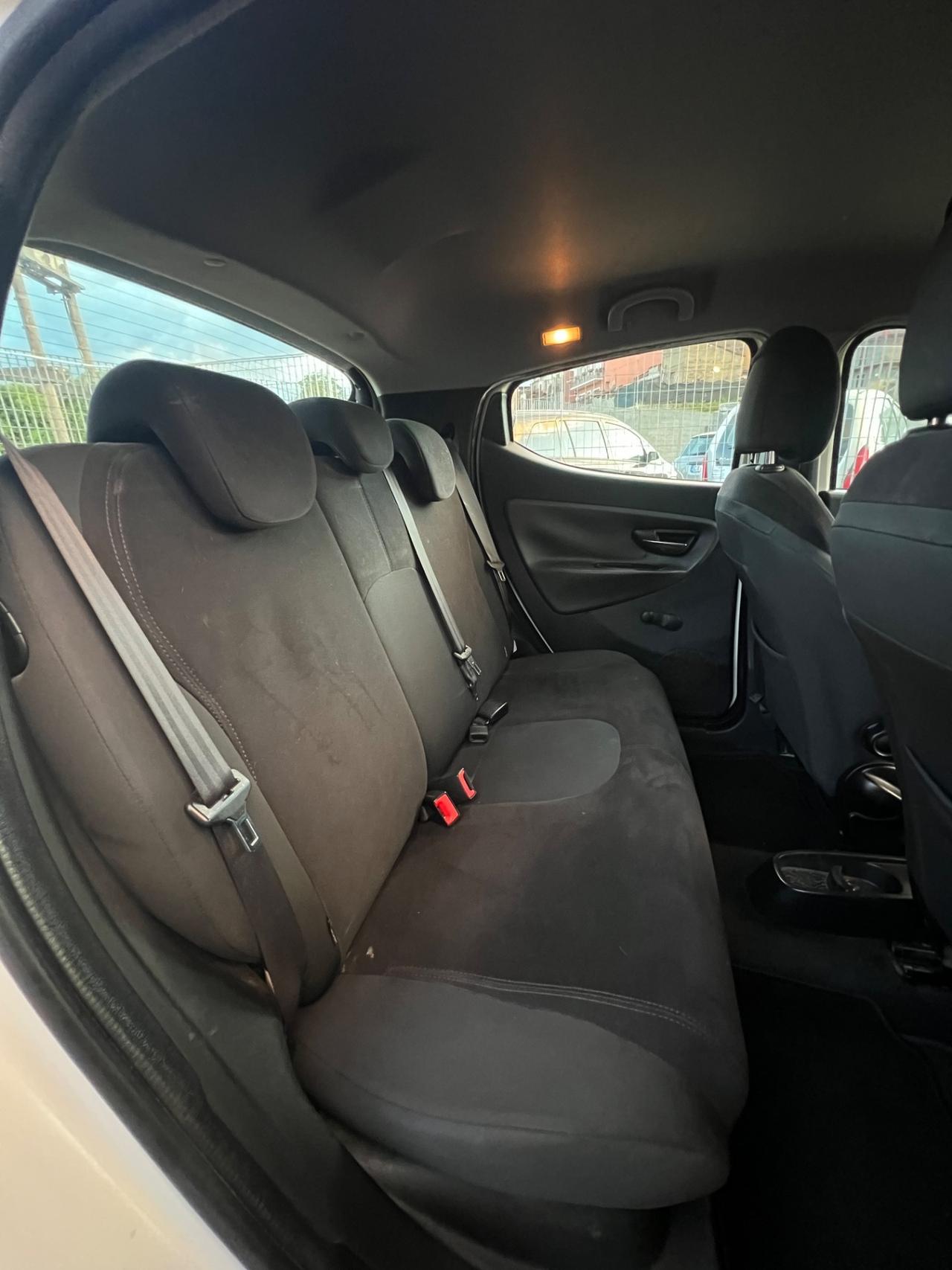 Lancia Ypsilon 1.3 MJT 16V 95 CV 5 porte S&S Silver