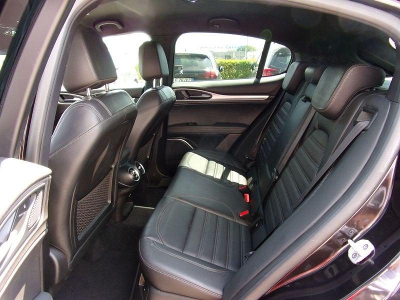 Alfa Romeo Stelvio 2.2 Turbodiesel 210 CV AT8 Q4 Veloce