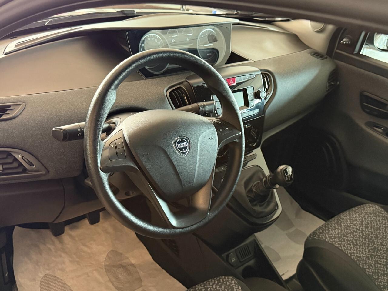 Lancia Ypsilon 1.2 69 cv. EcoChic SILVER (Imp. GPL)