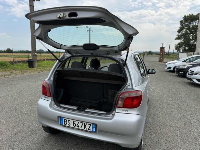 TOYOTA Yaris 1.0i 16V cat 5 porte