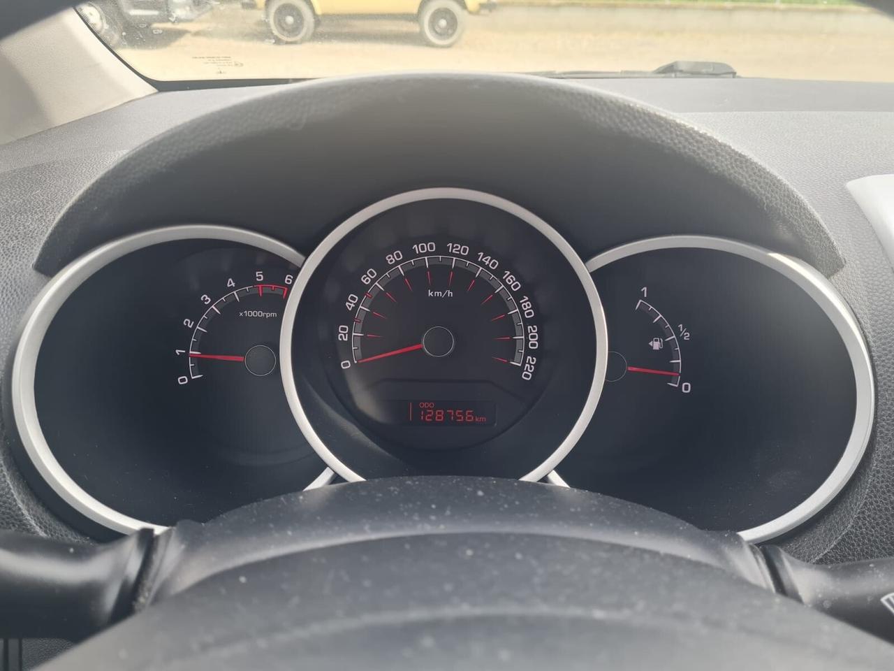 Kia Venga 1.4 CRDi 90CV Cool + TETTO