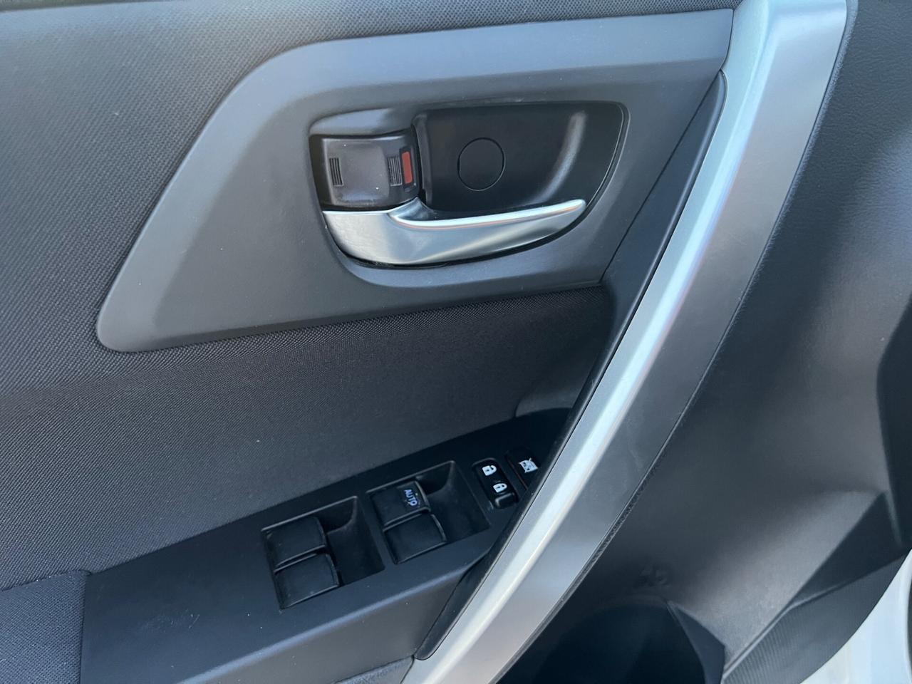 Toyota Auris Hybrid Automatica Permute Rate