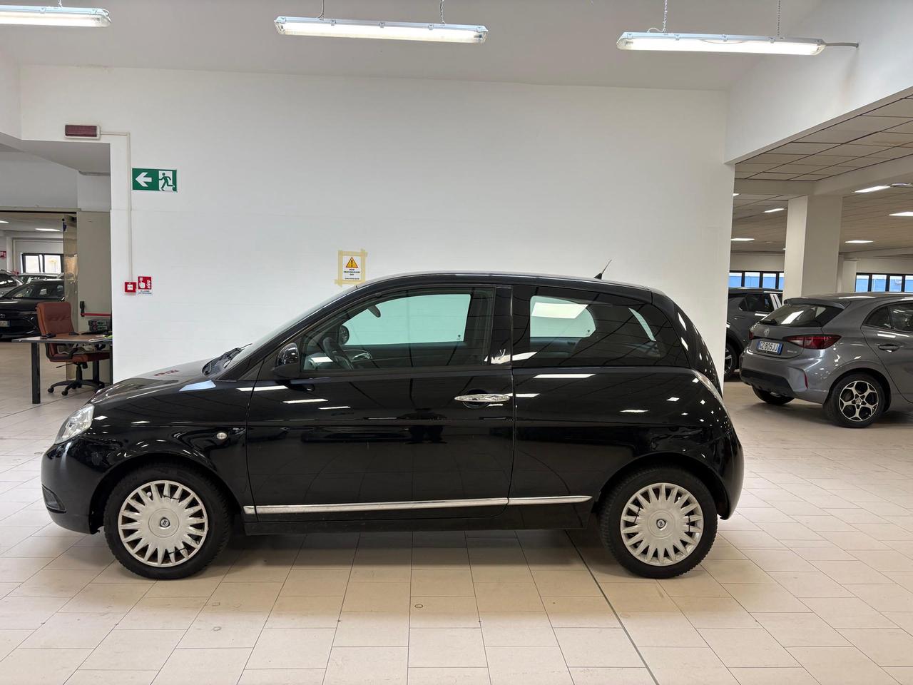 Lancia Ypsilon 1.2 8v New Oro 69cv