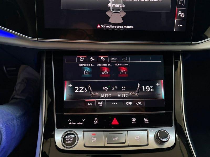 Audi Q8 55 TFSI 250kW quattro tiptronic Sport