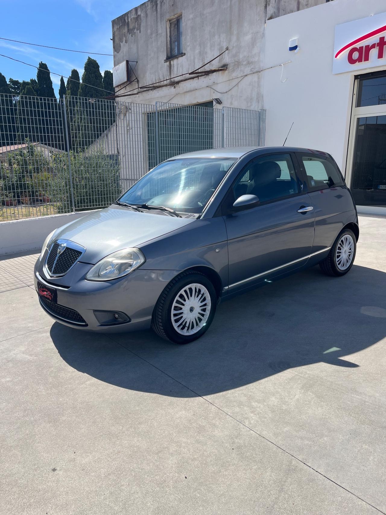Lancia Ypsilon 1.2 Oro Giallo
