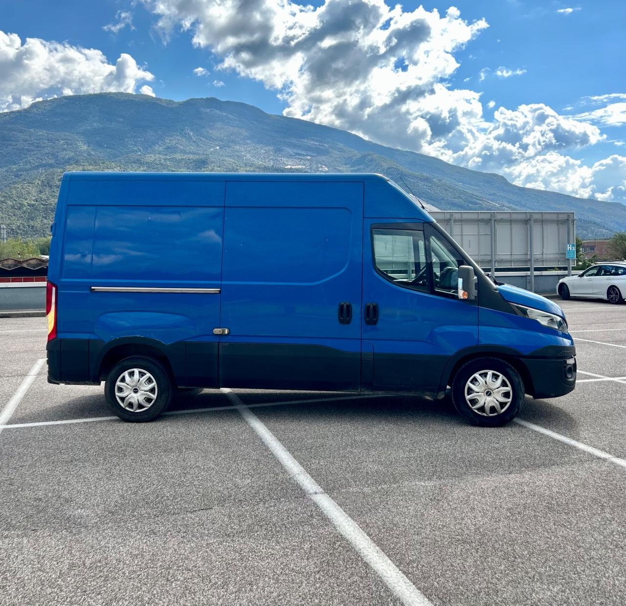 Iveco Daily 35-130 2.3 Diesel Furgone 140.000km