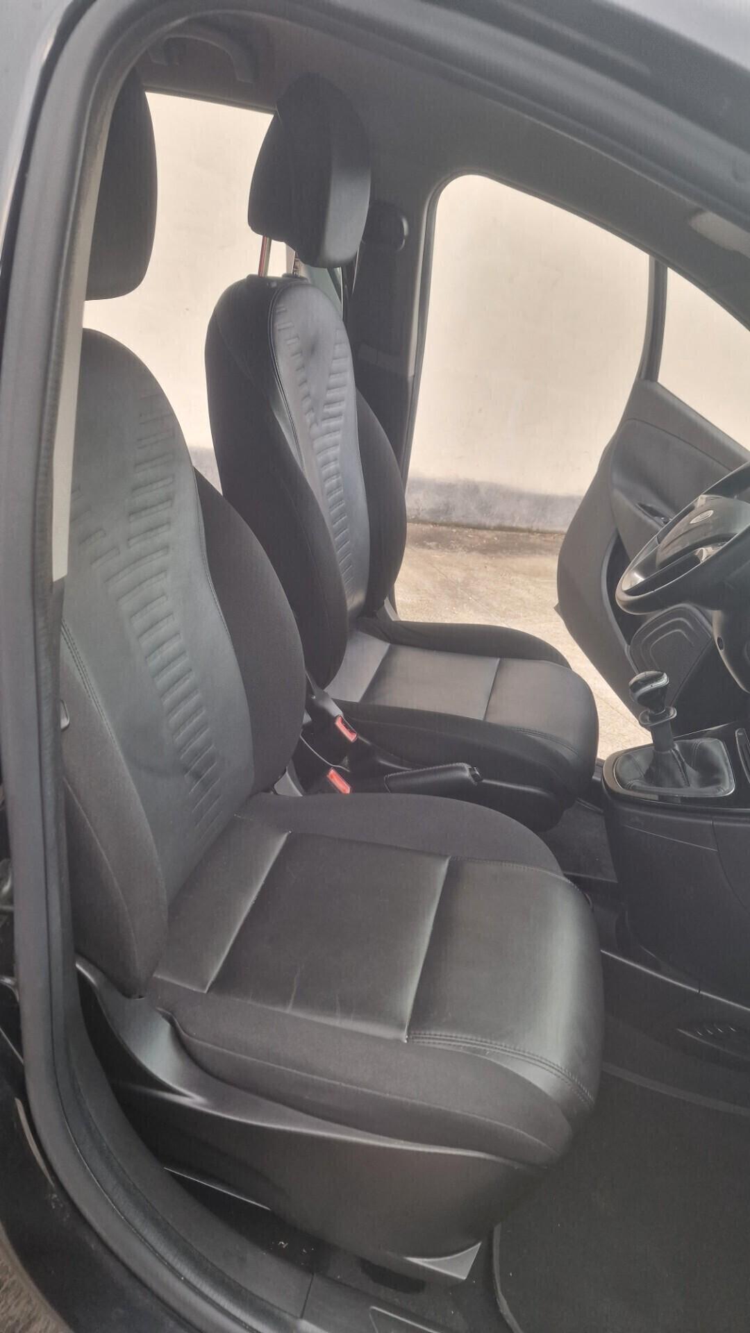Lancia Ypsilon 1.2 69 CV 5 porte GPL Ecochic Gold