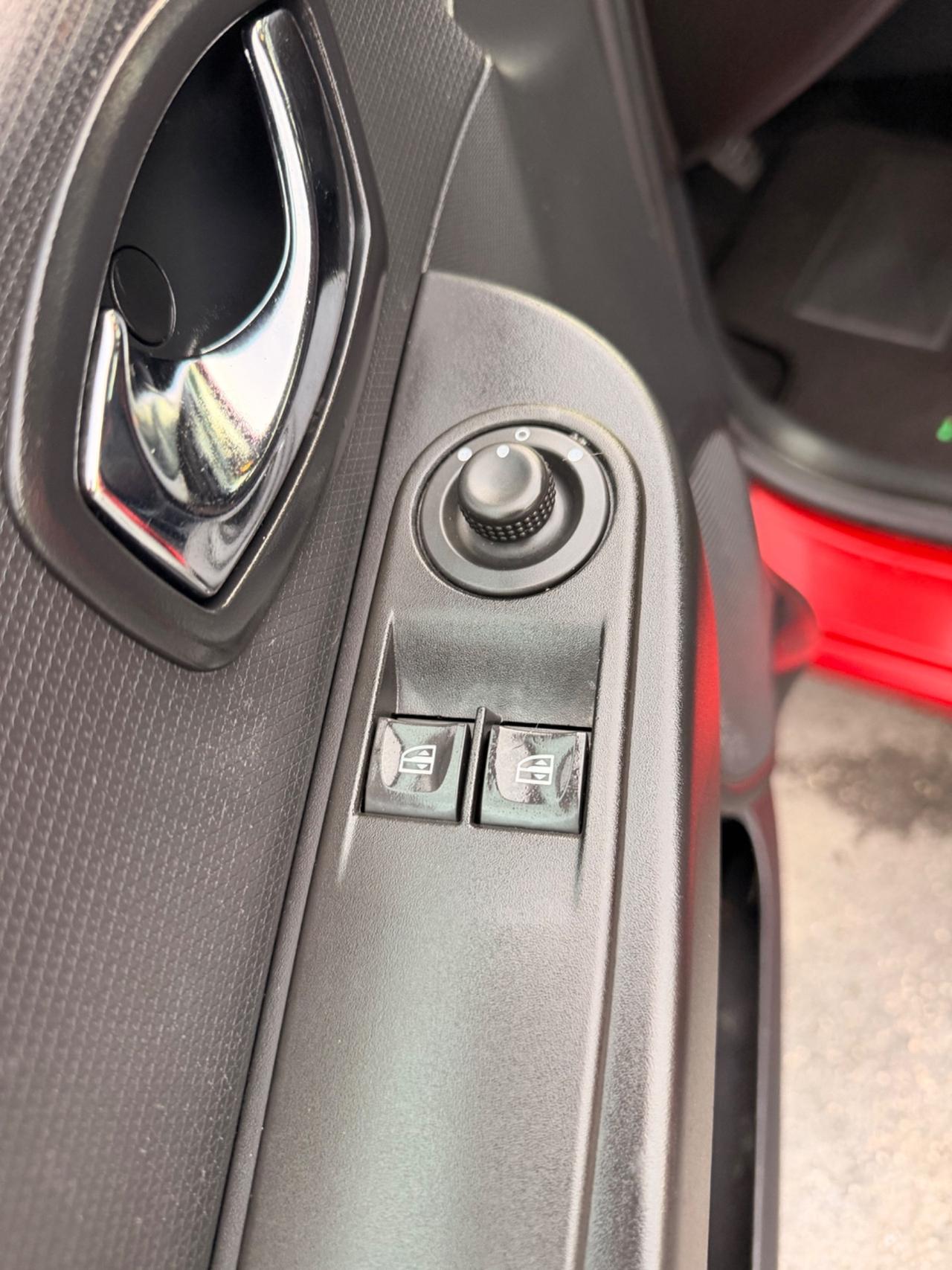 Renault Clio 1.2 75CV 5 porte Costume National 2014 100.000 km