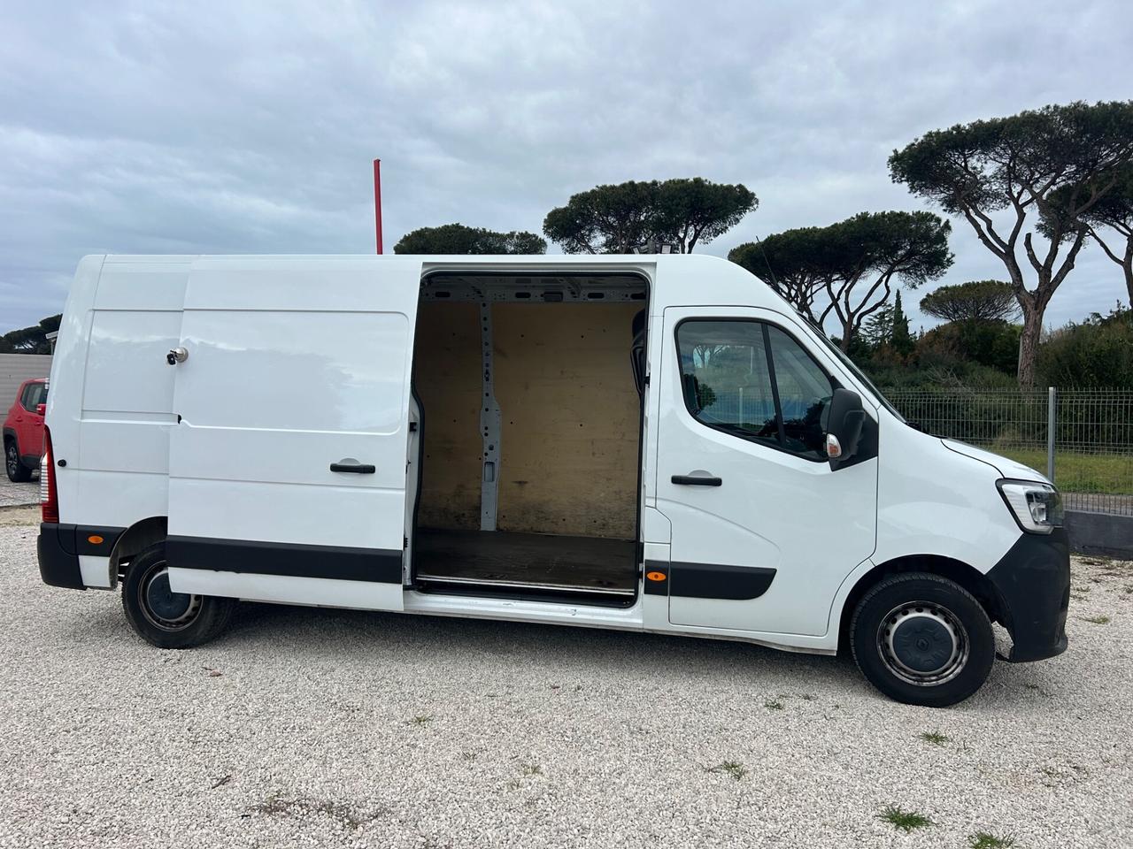 Renault Master T35 2.3 dCi 135 PL Cabinato Ice