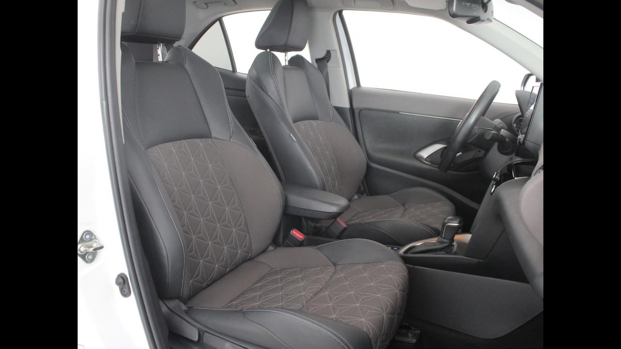 TOYOTA Yaris Cross - Yaris Cross 1.5h Lounge fwd 116cv e-cvt