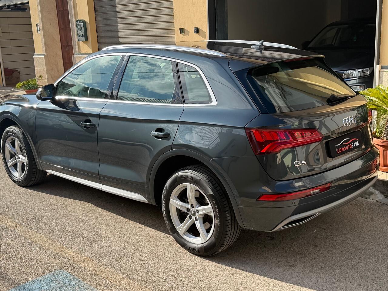 AUDI Q5 35 TDI QUATTRO S TRONIC BUS. SPORT
