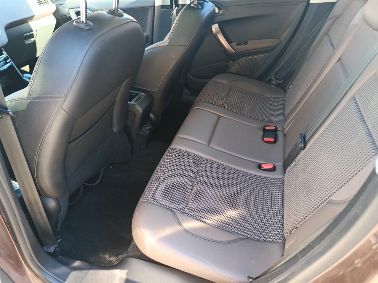 Peugeot 2008 1.6 VTi 120CV Allure