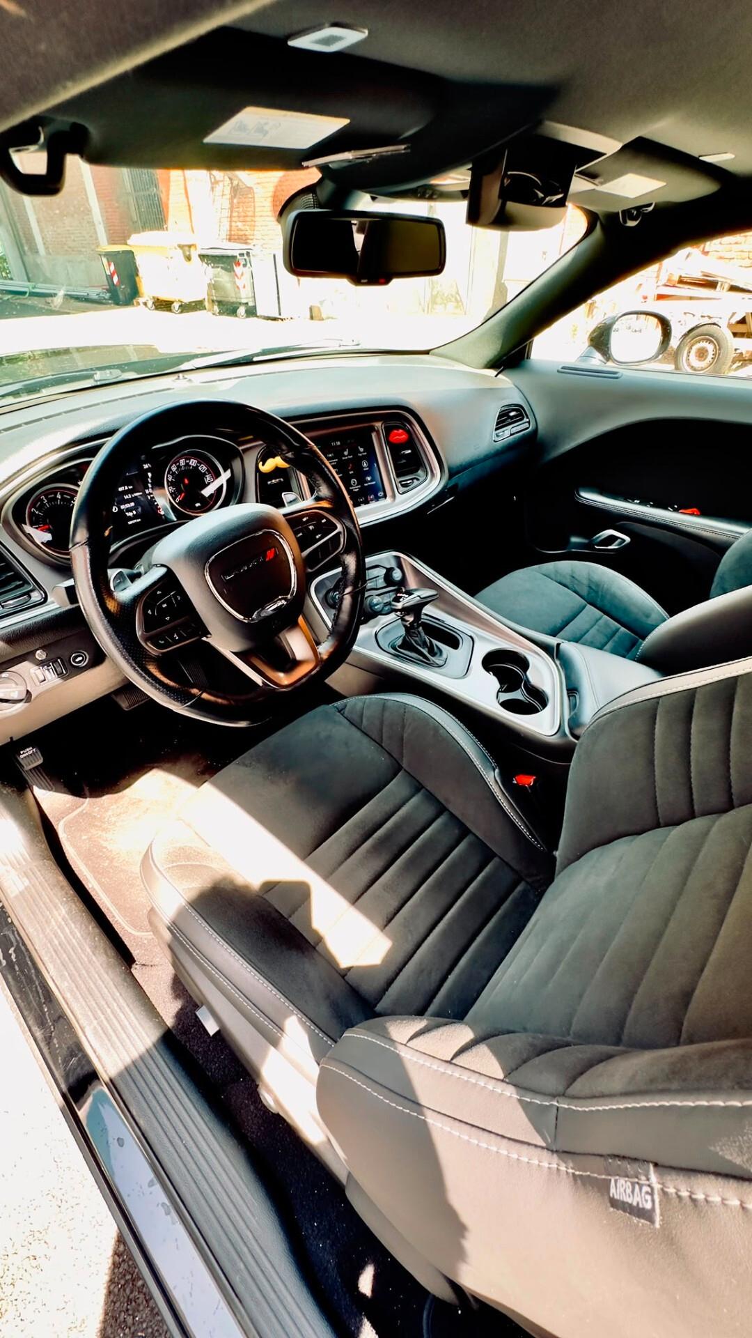 Dodge Challenger r/t