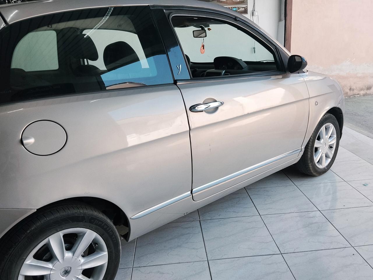 Lancia Ypsilon 1.3 Mtj 75 CV CON GARANZIA