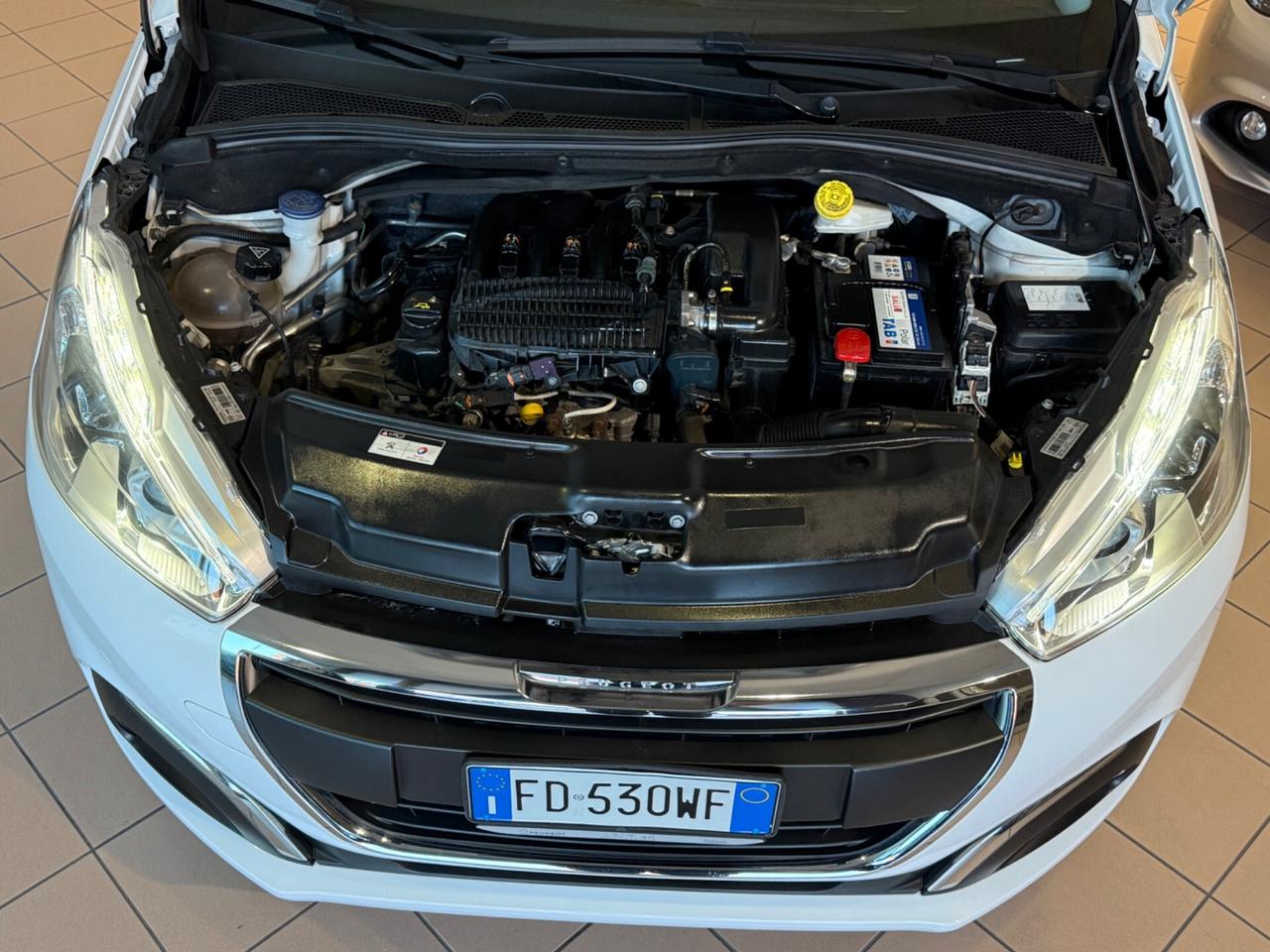 Peugeot 208 67000km 1.2 cv82 5 porte Allure