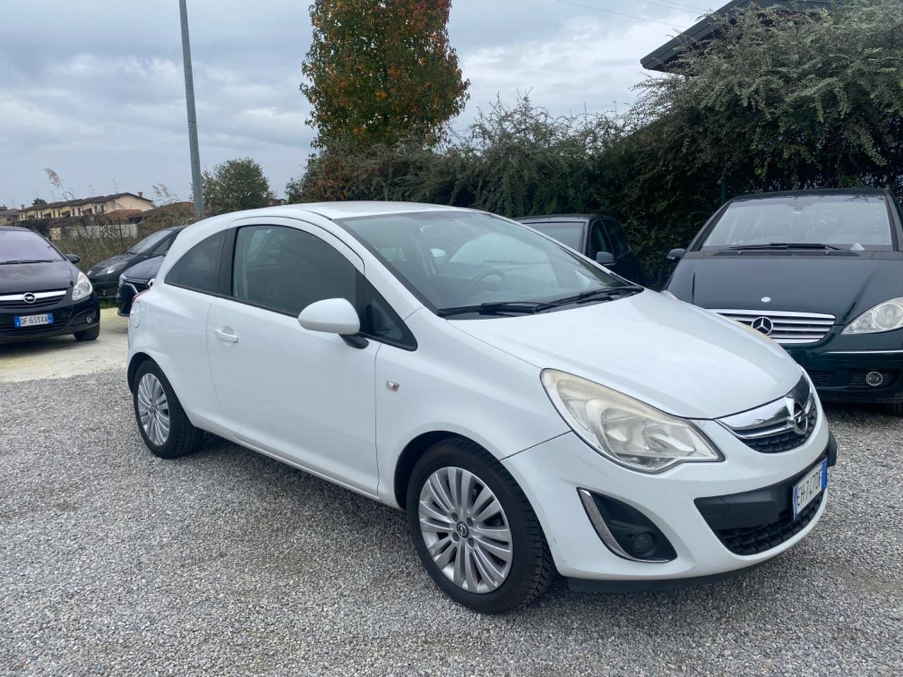 Opel Corsa 1.2 3 porte Club