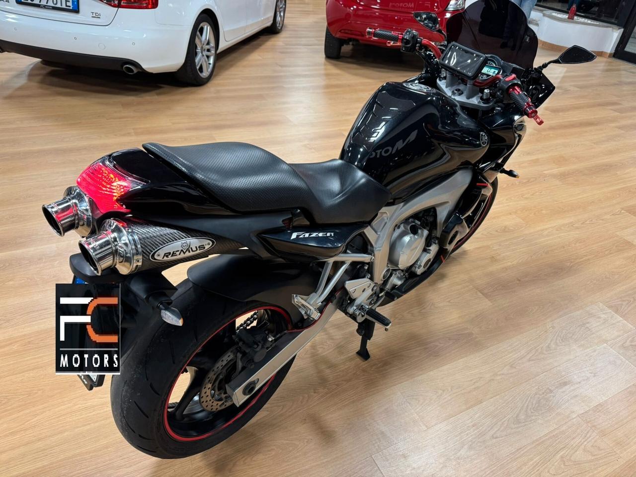 YAMAHA FZ6 FAZER