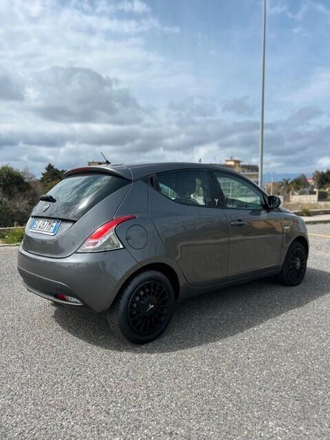 Lancia Ypsilon 1.2 69 CV 5 porte GPL Ecochic Platinum