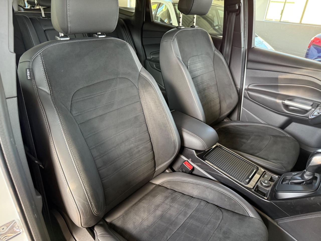 Ford Kuga 2.0 TDCI 150 CV S&S 4WD Powershift ST-Line