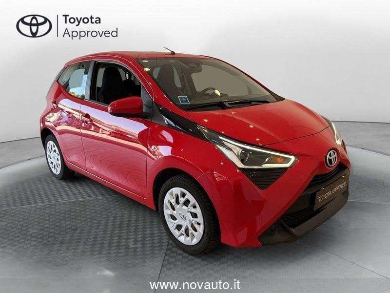 Toyota Aygo Aygo Connect 1.0 VVT-i 72 CV 5 porte x-play
